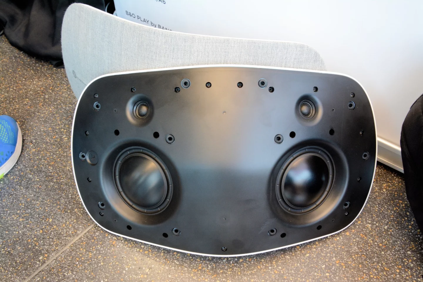 Like stroking the family pet, the BeoPlay A6 speaker responds to